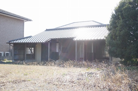 南庭先倉庫写真