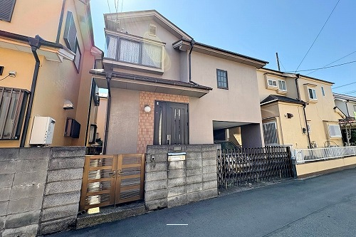 坂戸駅 徒歩11分 構造:木造土地面積:100.19平米 ( 30.3坪 ) 建物面積:89.43平米 ( 27.05坪 )