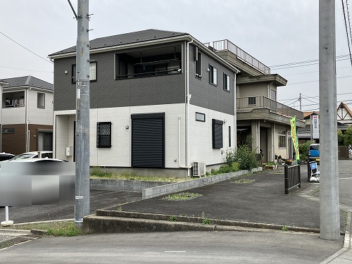 坂戸駅 徒歩12分 構造:木造土地面積:132.49平米 ( 40.07坪 ) 建物面積:95.58平米 ( 28.91坪 )