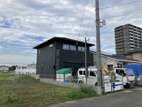 建築途中