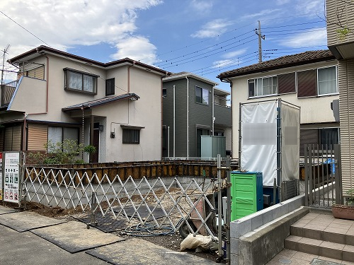 建築途中