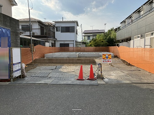 建築途中