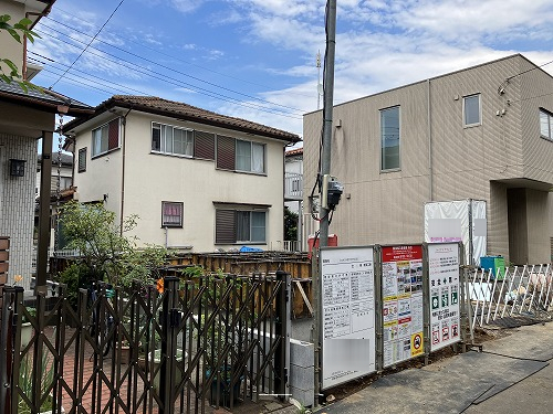 建築途中
