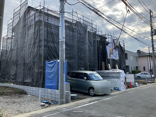 建築途中
