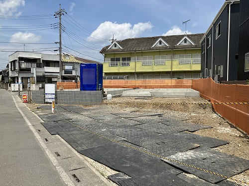 建築途中