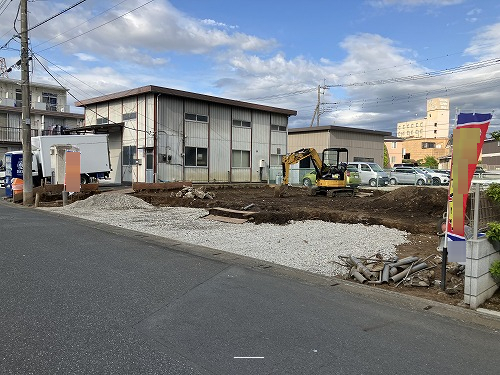 建物建築前