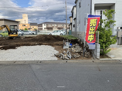 建物建築前